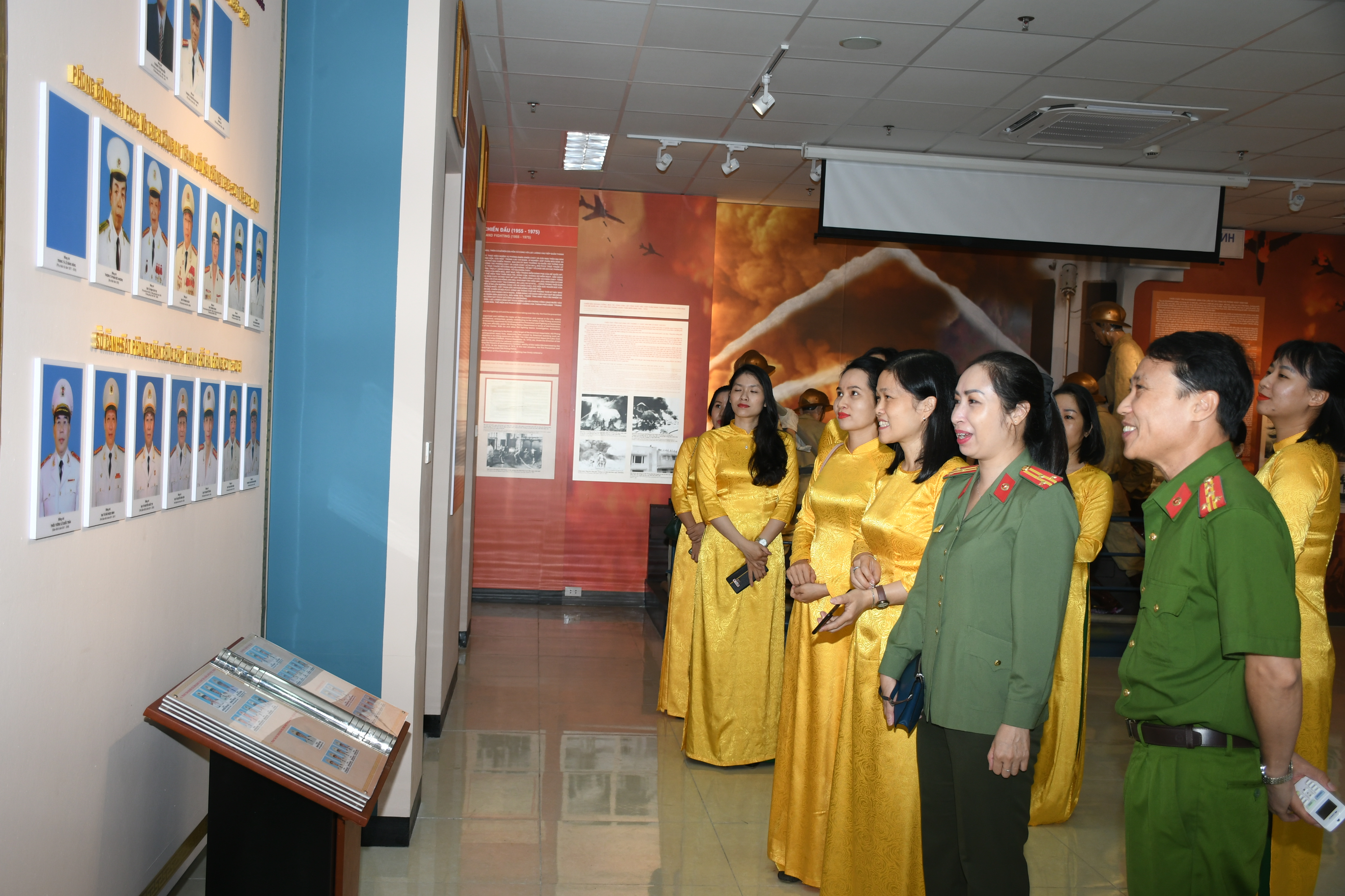 Hội phụ nữ Phòng Cảnh sát PCCC & CNCH CATP: Họp mặt kỷ niệm 91 năm ngày thành lập Hội LHPN Việt Nam 20-10